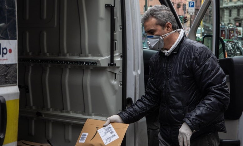 E-commerce: Amazon changes delivery practices amidst COVID-19 crisis
